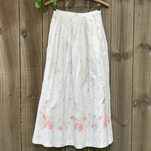 Ralph Lauren Dresses & Skirts - • Ralph Lauren • Vtg floral maxi skirt. Size 4